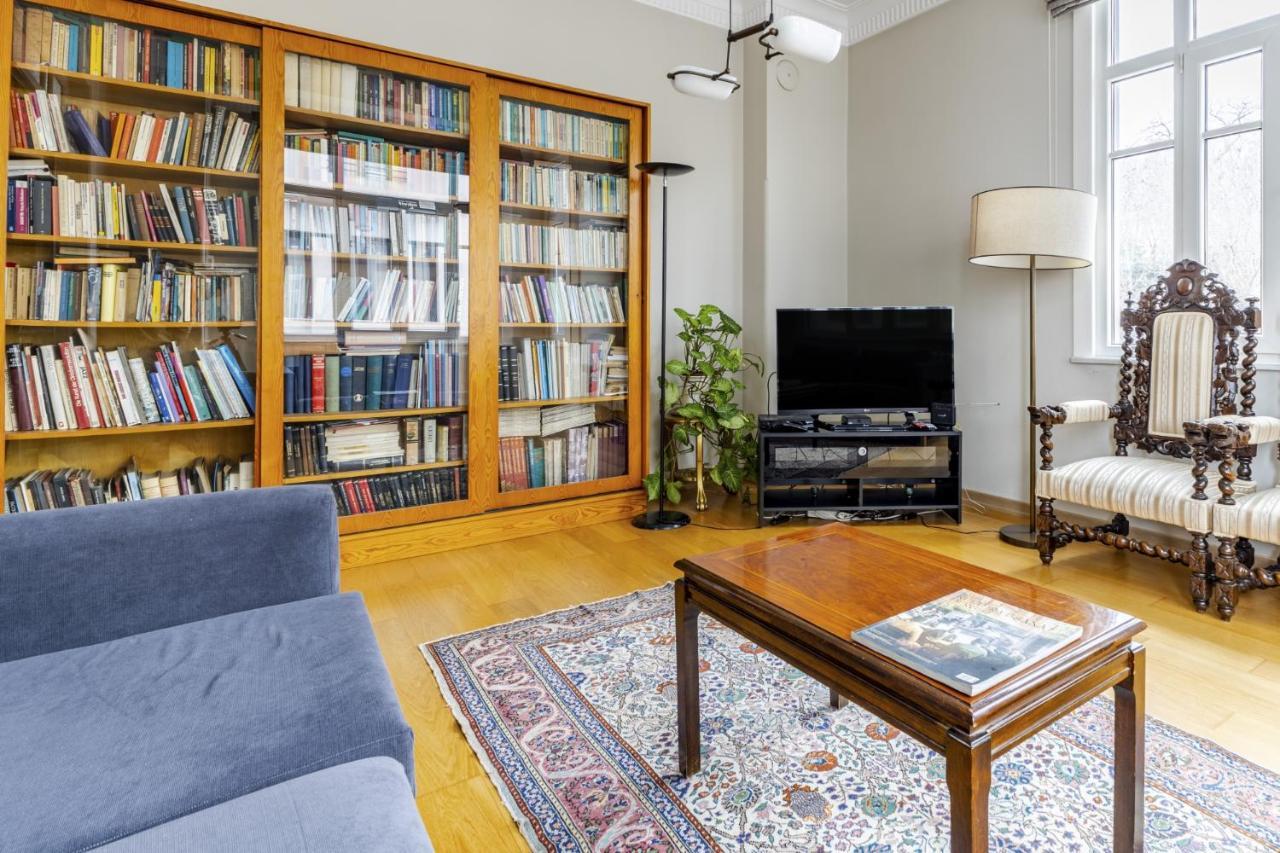 Flat With Balcony And Bosphorus View In Beyoglu Lägenhet Istanbul Exteriör bild